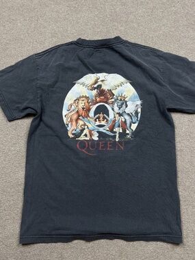 Queen Band T Shirt Men's Size S Black Gray Short Sleeve Crew Neck DAY